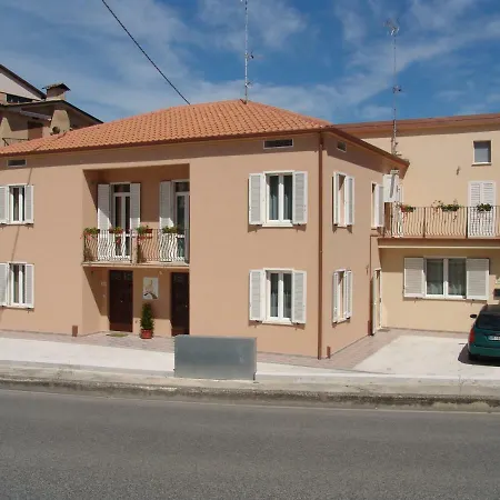 ベッド・アンド・ブレックファスト La Casa Prima Del Ponte Morrovalle